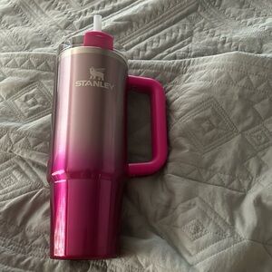 Ombré hot pink 30oz Stanley Quencher. EUC